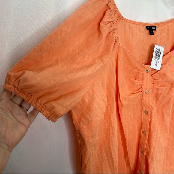 Torrid orange seersucker button front blouse - Picture 3 of 6